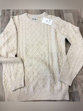 NWT Free Assembly Mens Cable Knit Sweater Size Small Oatmeal Crewneck